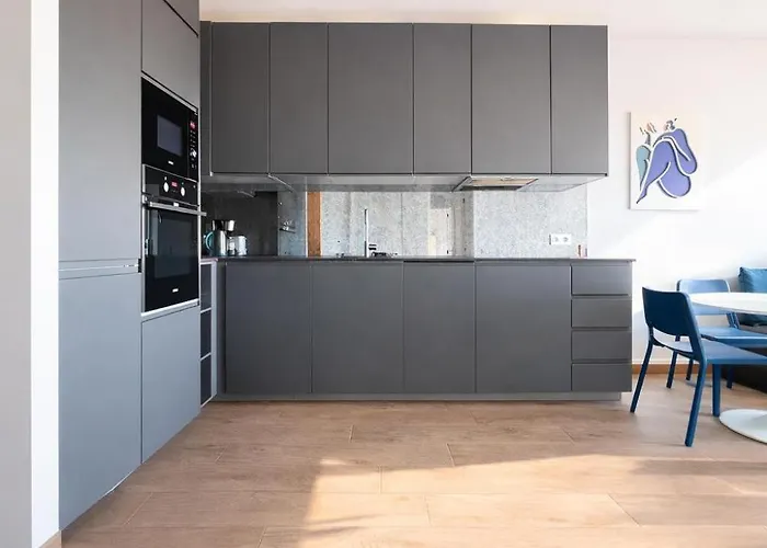 Ocean View Apartment, Balcony & Parking, Tenerife South Escape Διαμέρισμα *